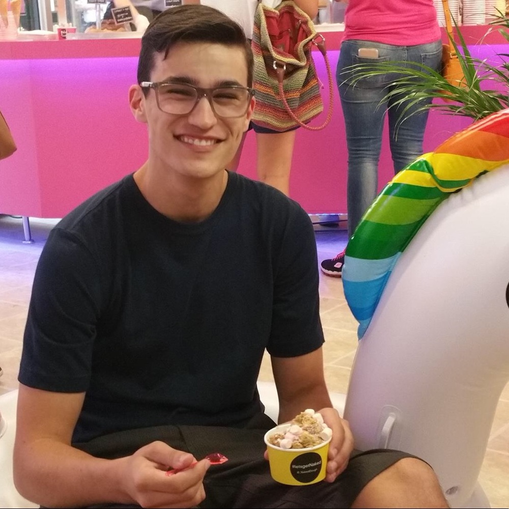 Meet your Posher, Bennett